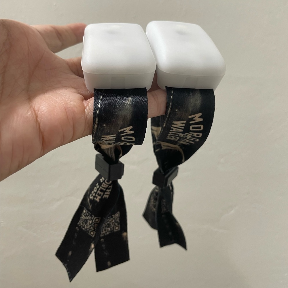 Modern White and Black Scent Diffuser